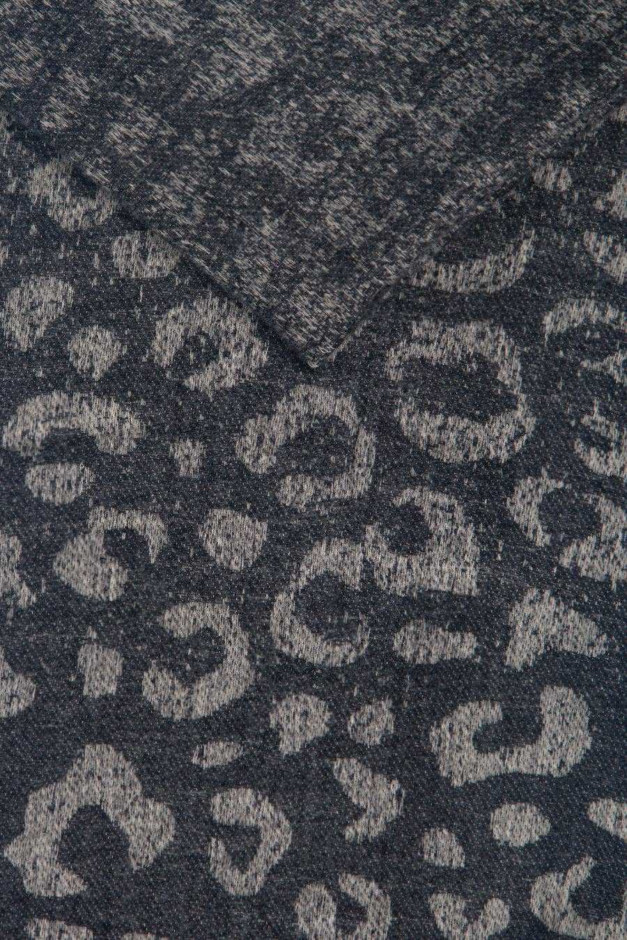 Black Large Leopard Print Blanket Scarf: One-size