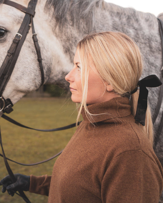 Bexhill Velvet Bow Ponytail Pin | Black