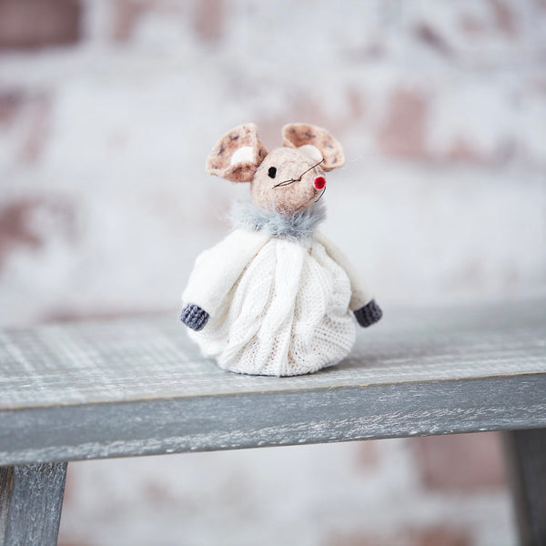 Knitted White Mouse