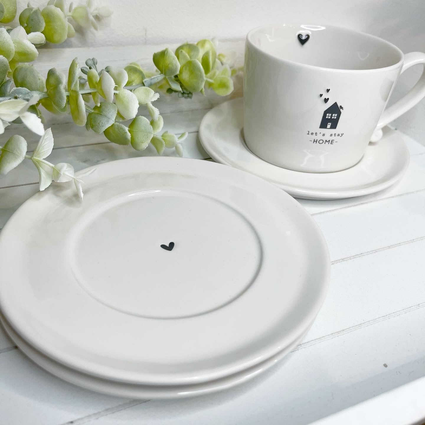 Kitchen & Dining