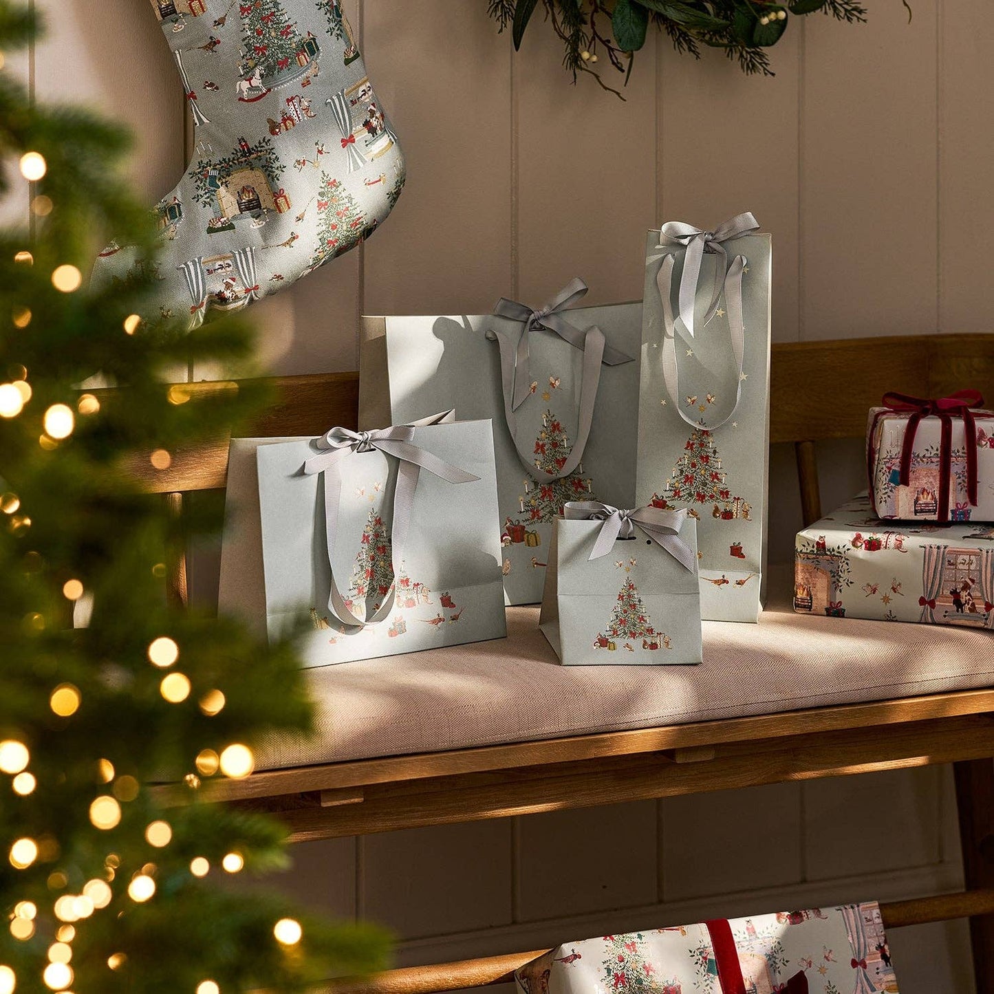 Cosy Christmas Gift Bag: 3 sizes