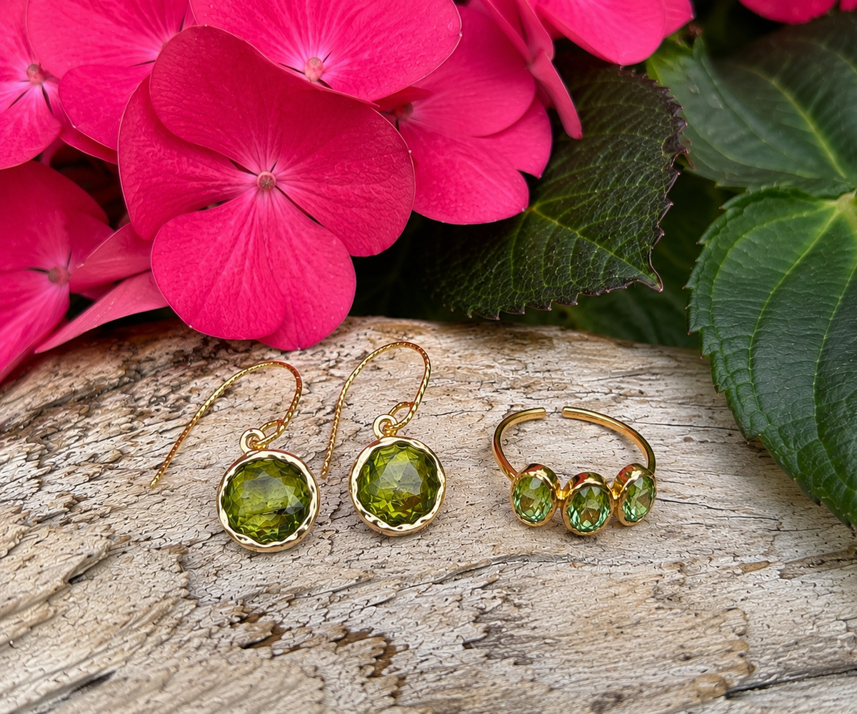 18ct Gold Plated Triple Faceted Glass Ring OR98
