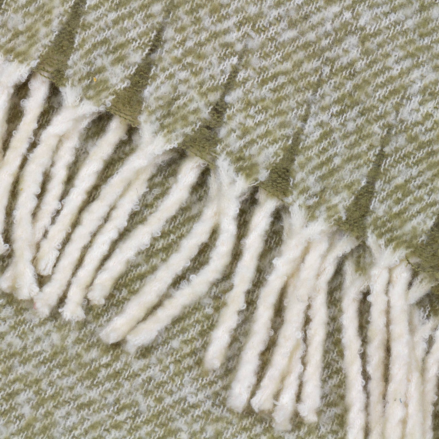 Isla Woven Tasselled Green Throw 130 x 180cm