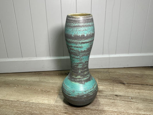 CE17 - Handmade Vase
