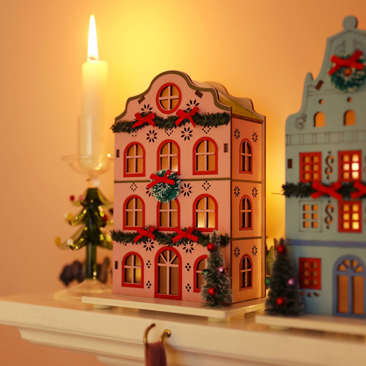Battery Powered Wooden Pink House LED Light Decoration