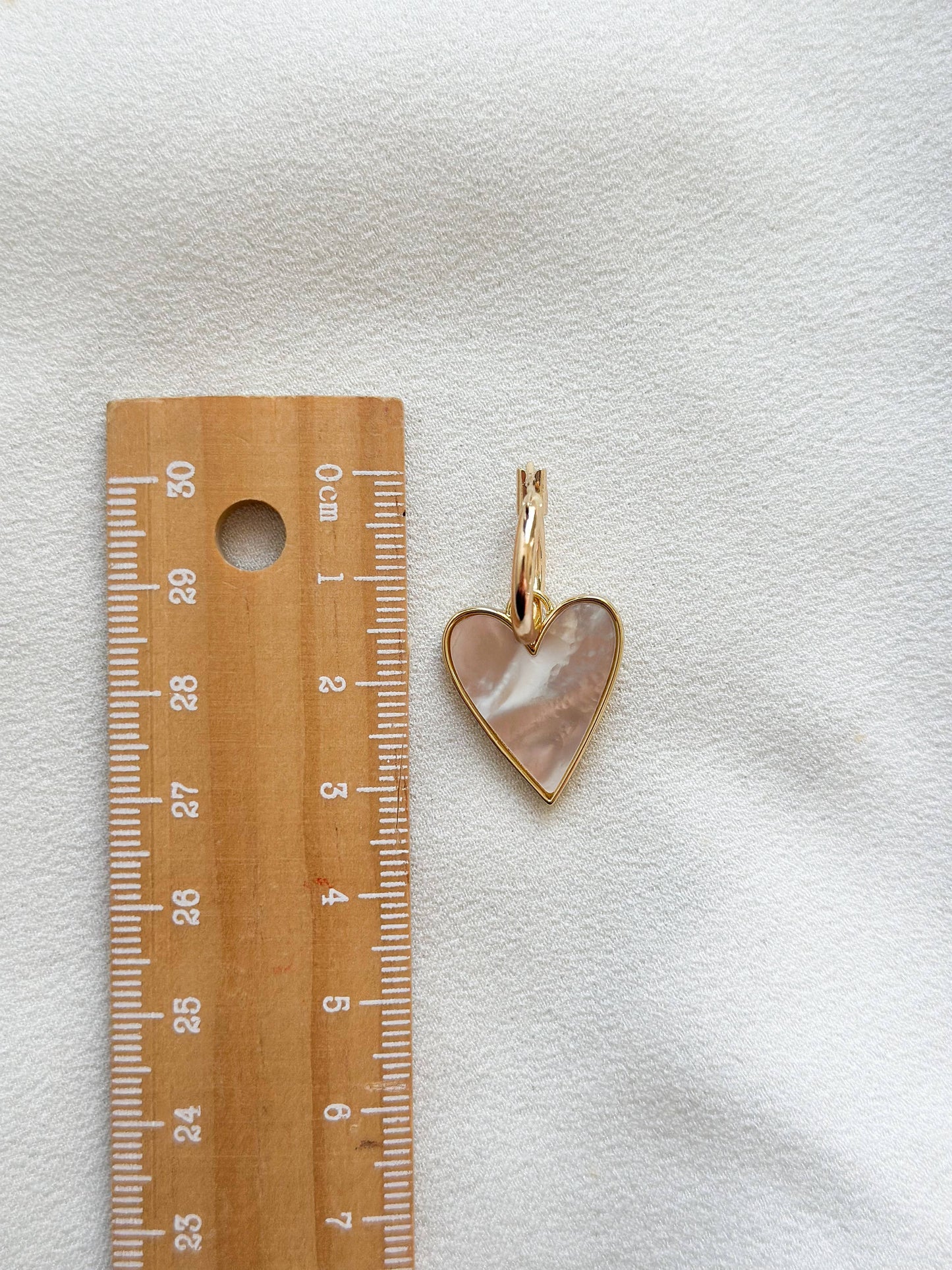 18k Gold Mother of Pearl Heart Hoop Earrings - EG5