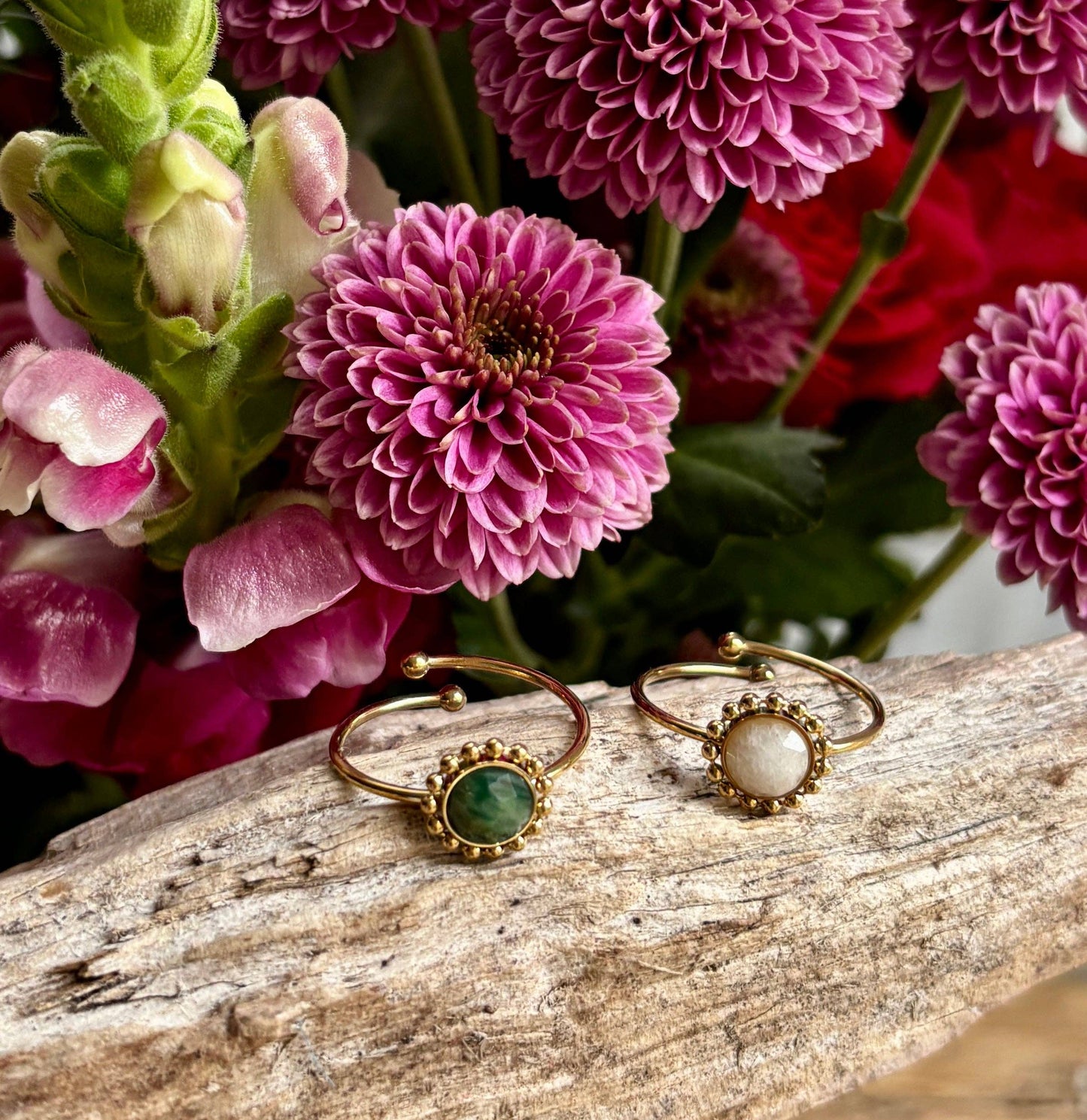 18ct Gold Plated Natural Stone Flower Ring: Aventurine OR39