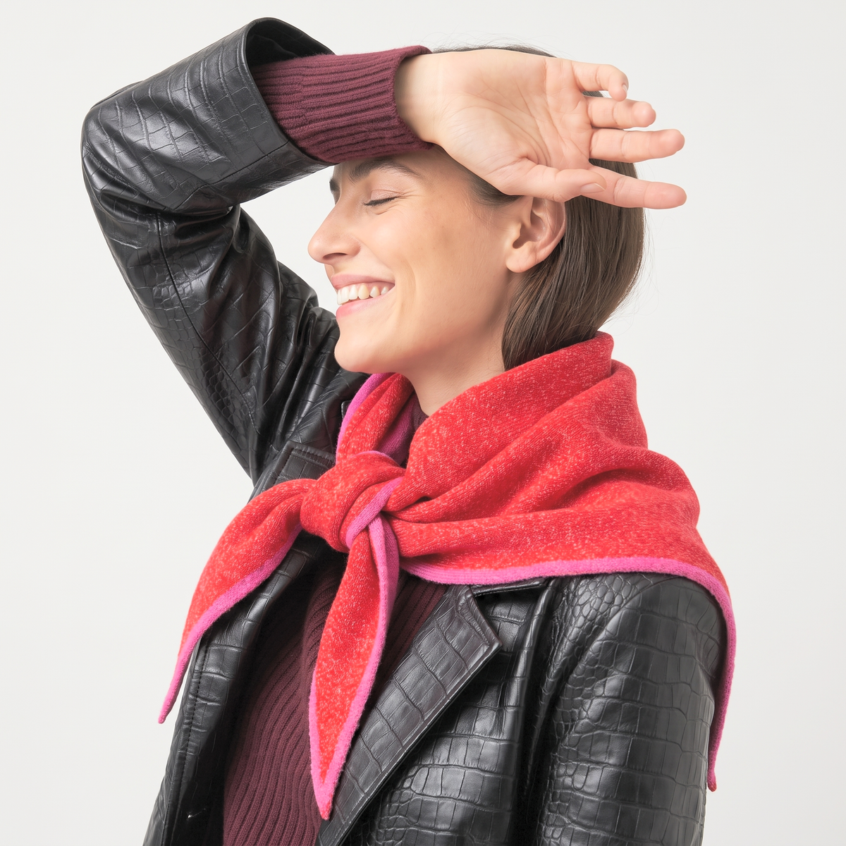 Contrast Trim Triangle Heavyweight Scarf in Red/Pink: One Size