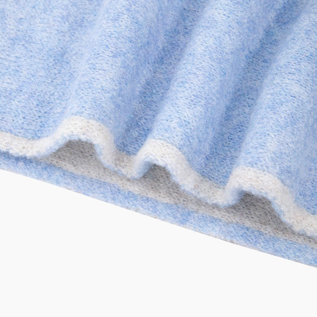 Contrast Trim Triangle Scarf in Light Blue/Cream: One Size