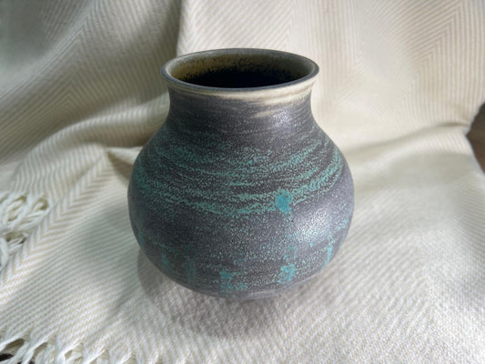 CE14 - Handmade Vase
