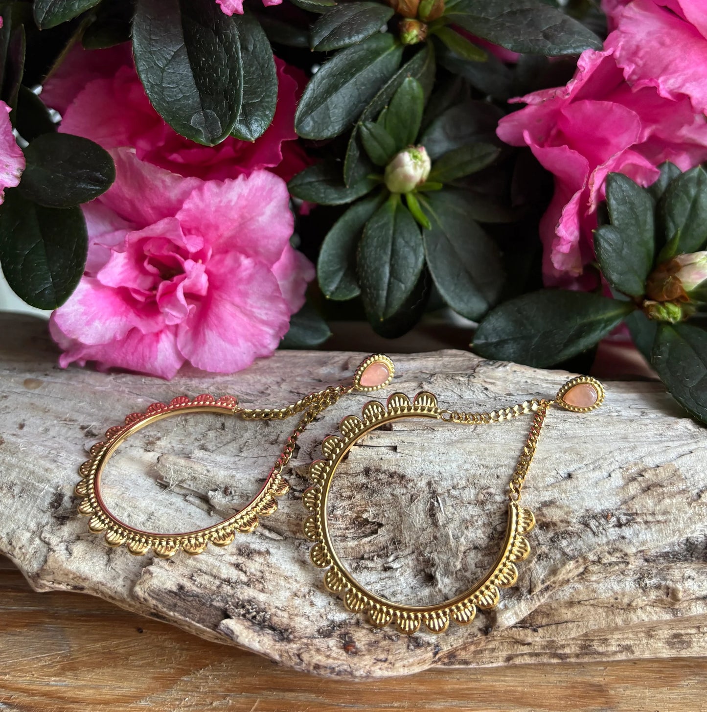 18ct Gold Plated Pink Cats Eye Lace Trim Earrings OR26