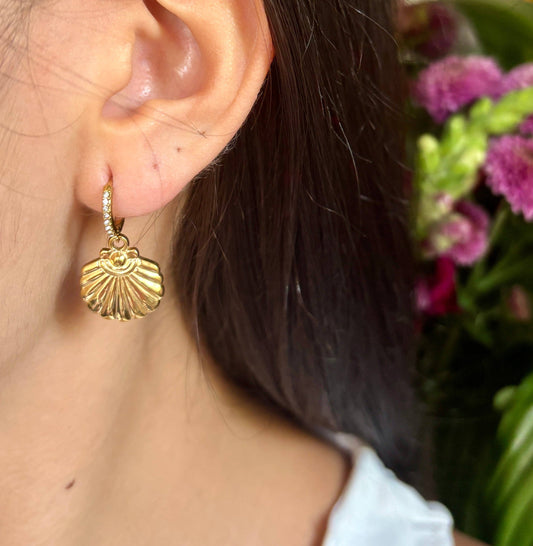 18ct Gold Plated Cubic Zirconia Shell Huggie Earrings OR11