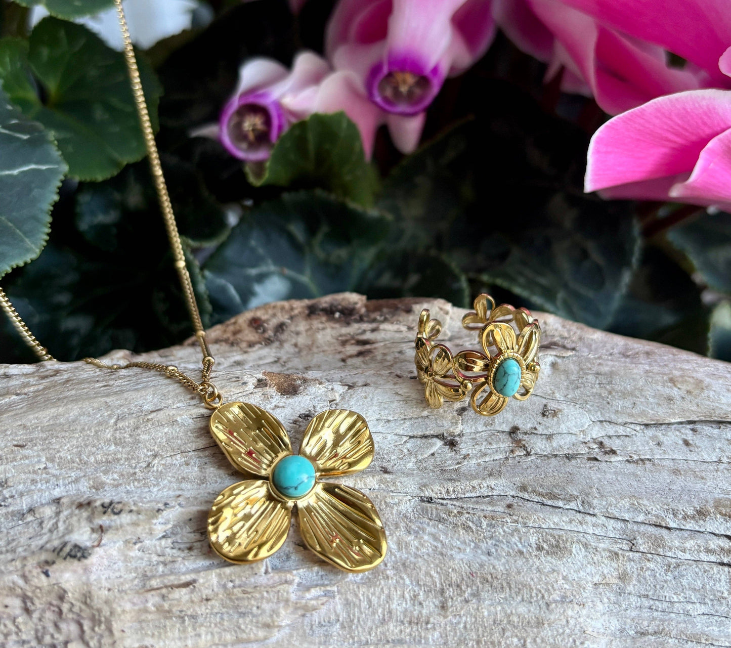 18ct Gold Plated Natural Stone Flower Pendant Necklace Turquoise OR55