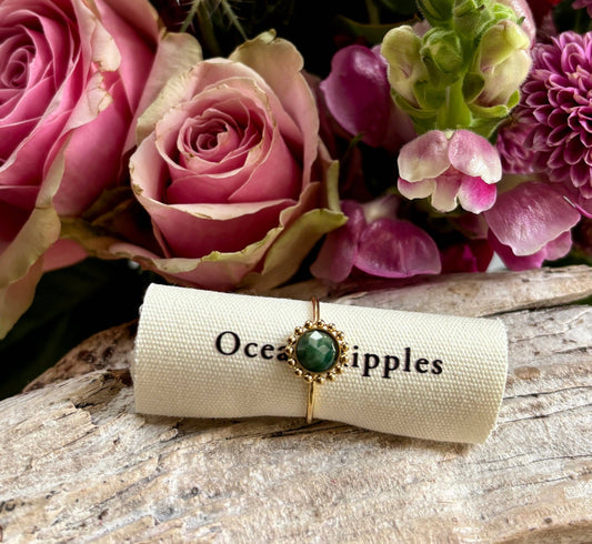 18ct Gold Plated Natural Stone Flower Ring: Aventurine OR39