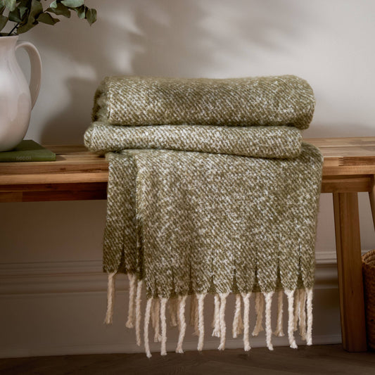 Isla Woven Tasselled Green Throw 130 x 180cm