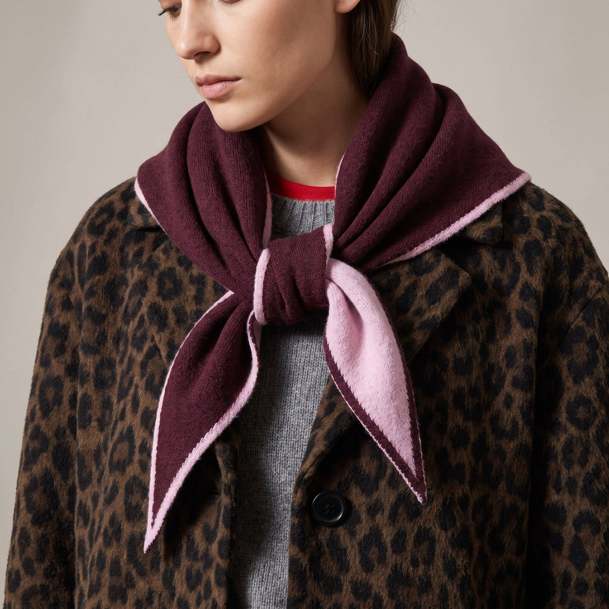 Contrast Trim Triangle Scarf in Berry/Pink