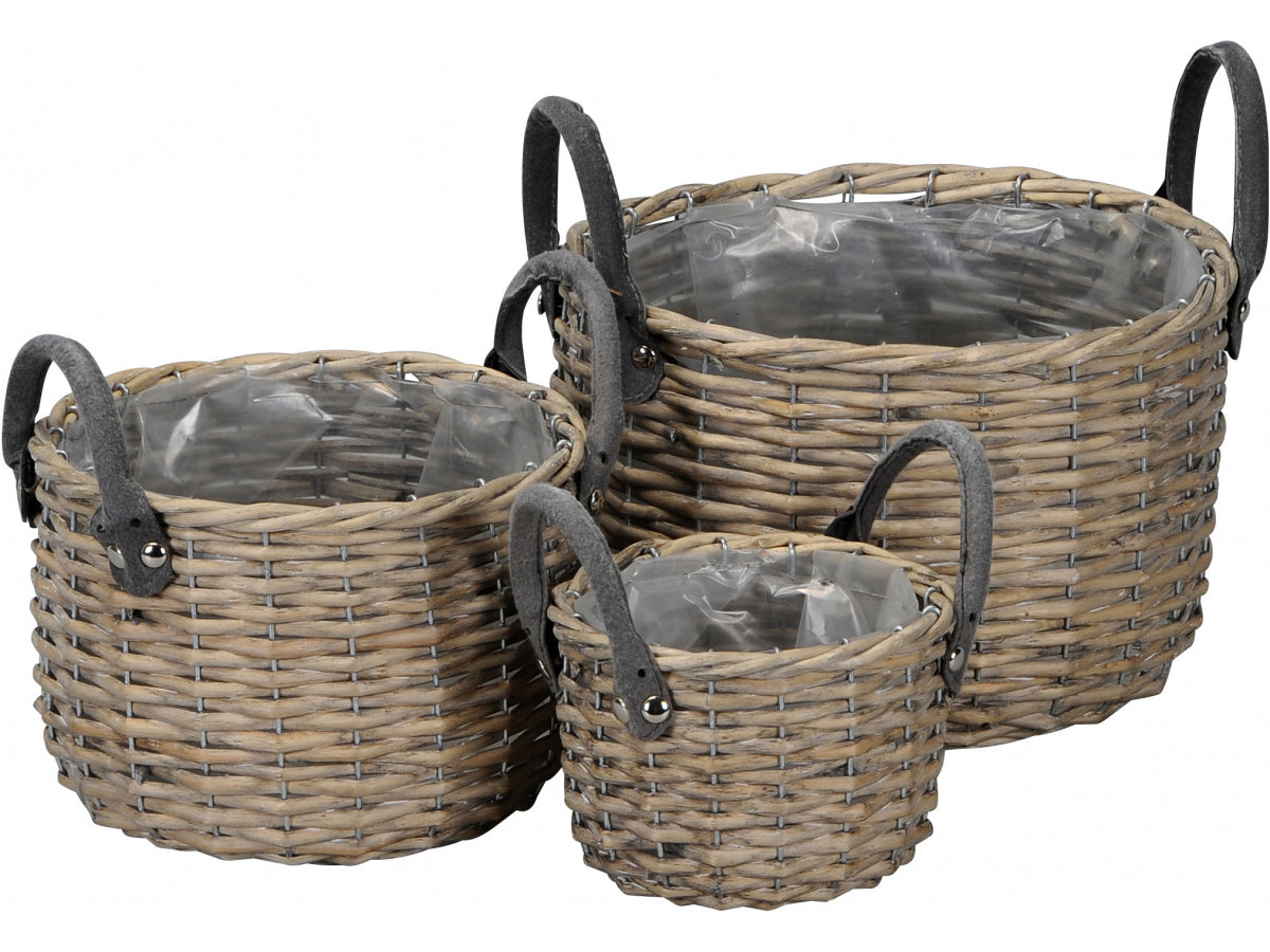 Round woven baskets